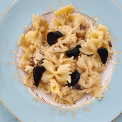 bowtie-pasta-with-black-garlic